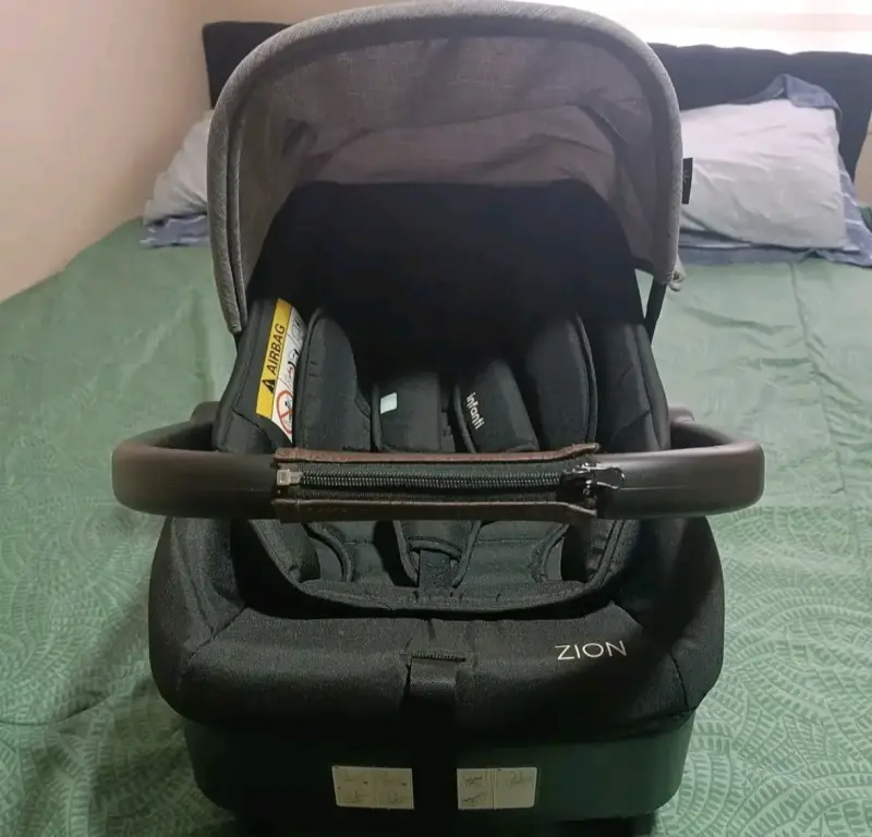 Base de silla de auto para bebé - 4