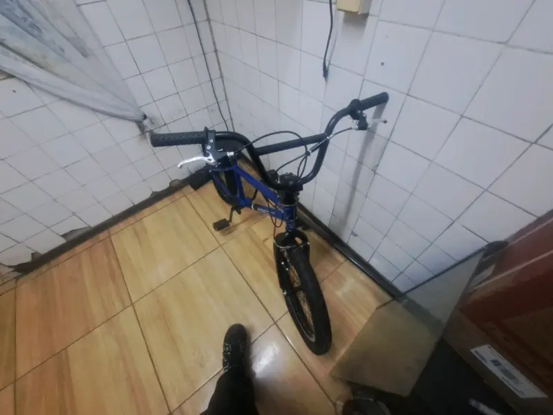 Bicicleta BMX azul para niños - 1