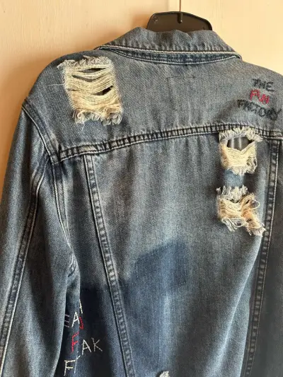 Chaqueta de mezclilla desgastada Icono - miniatura 6