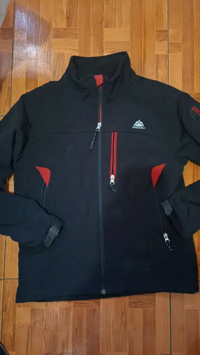 Chaqueta softshell negra Snozu - miniatura 1