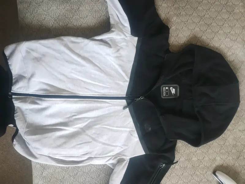 Polerón Nike con capucha bicolor