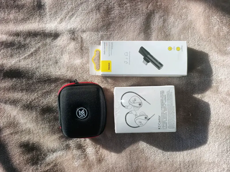 Soundcore Space One + KZ Castor Con Accesorios - 3