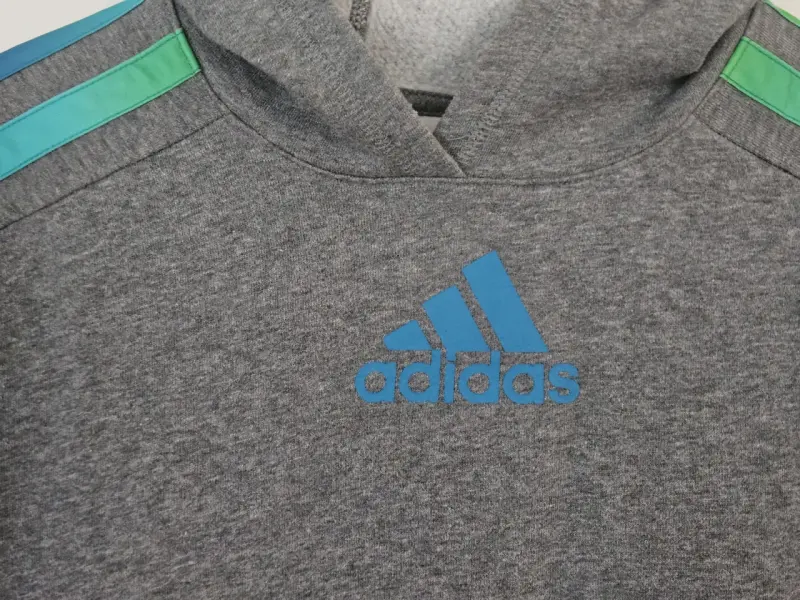 Polerón Adidas gris con capucha - 2