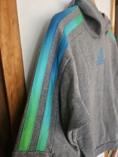 Polerón Adidas gris con capucha - miniatura 3