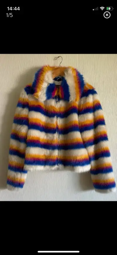 Chaqueta de piel sintética a rayas colorida - miniatura 1