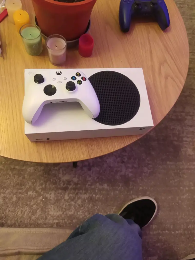 Consola Xbox Series S con control - 2