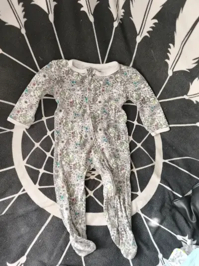 Conjunto de pijamas para bebé - miniatura 3