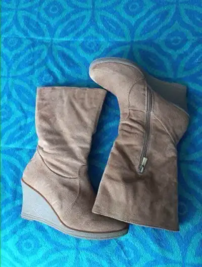 Botas de cuña marrones con cierre lateral - miniatura 1