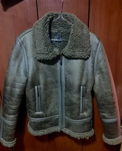 Chaqueta de cuero con forro de lana - miniatura 1