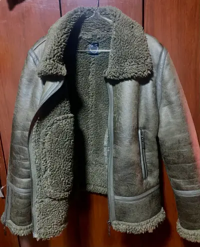 Chaqueta de cuero con forro de lana - miniatura 2