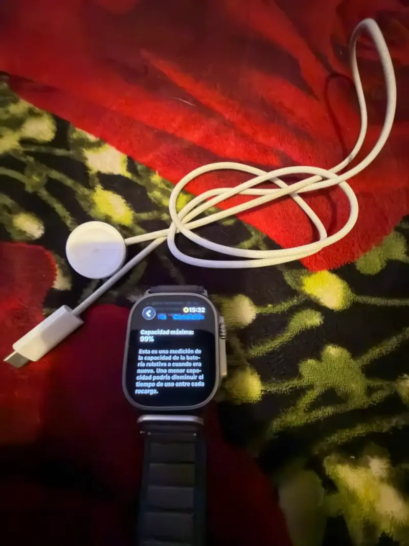 Smartwatch con cargador magnético incluido - 3