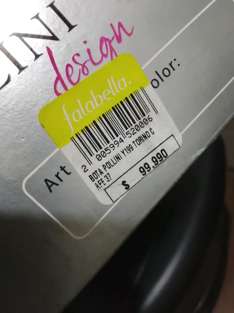 Botas negras de cuero con cierre y textura - 6