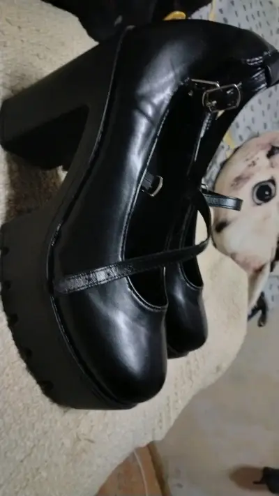 Zapatos de tacón alto negros con plataforma - miniatura 1
