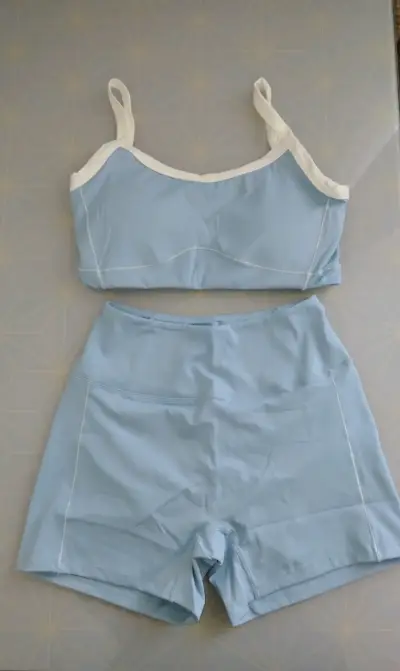 Conjunto deportivo azul claro para mujer - miniatura 1