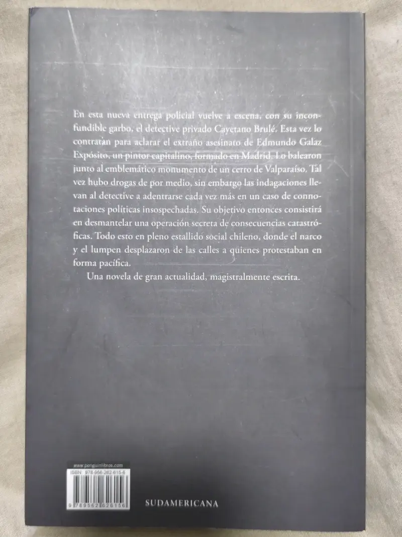 Libro 'Demonio' de Roberto Ampuero - 2