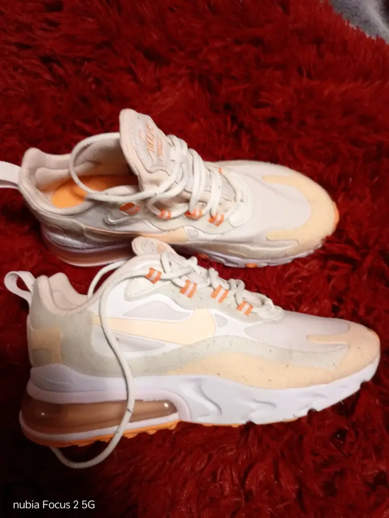 Zapatillas Nike Air 270 React blancas - 2