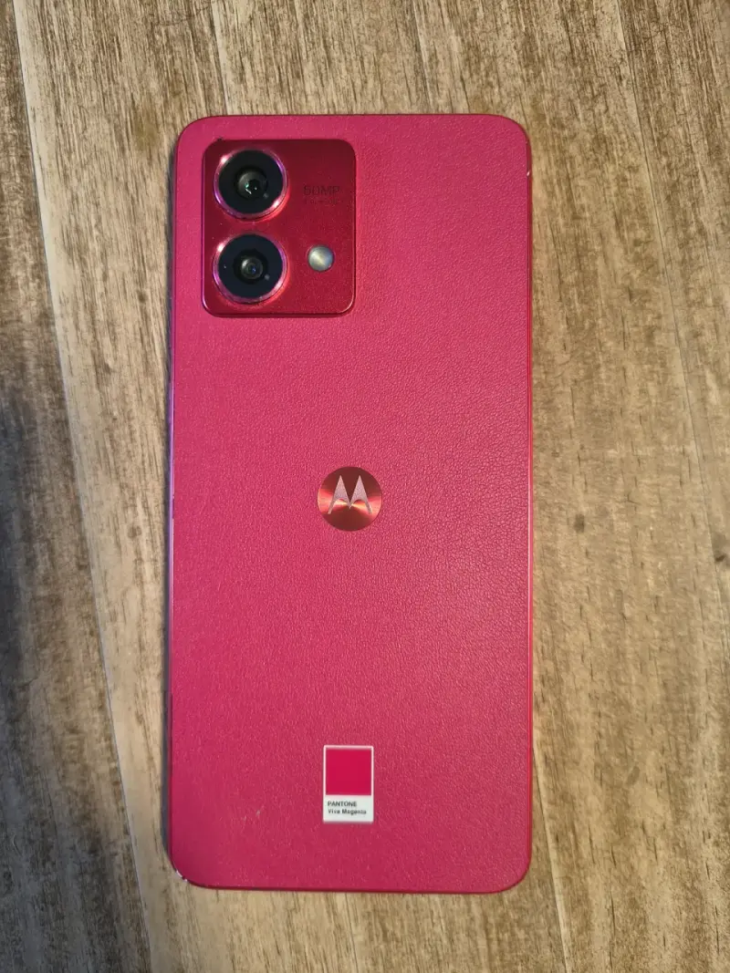 Moto G84 magenta 256 GB en excelente estado - 2