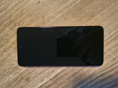 Moto G84 magenta 256 GB en excelente estado - miniatura 3