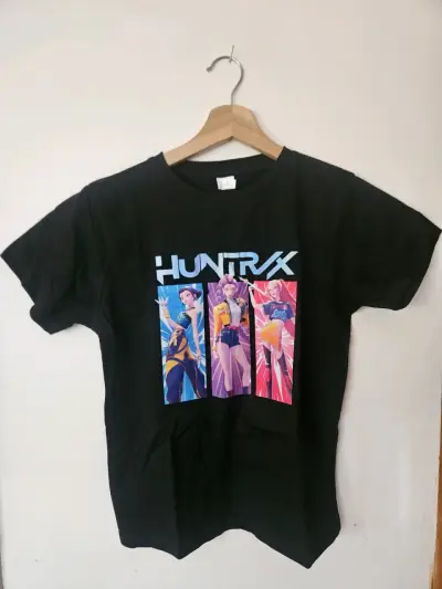 Polera negra Huntrix Guerreras K-Pop - miniatura 1