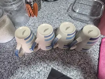 Set de tazas navideñas y rayadas - miniatura 5