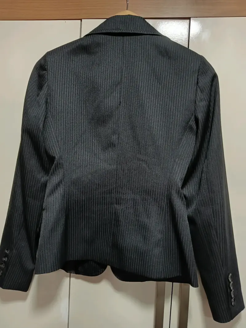 Blazer gris oscuro excelente oportunidad - 2