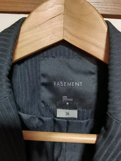 Blazer gris oscuro excelente oportunidad - miniatura 3