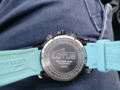 Reloj deportivo Lotus con correa azul - miniatura 4