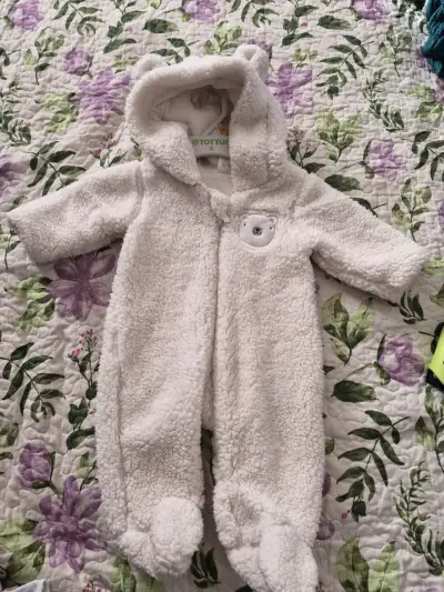 Enterito de bebé polar con capucha - miniatura 1