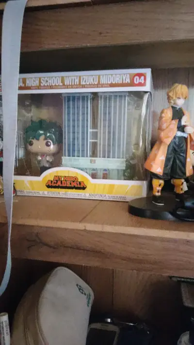Figura Funko Pop Deku con edificio - miniatura 2
