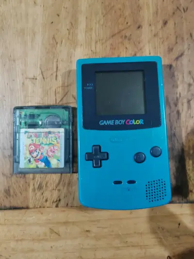 Game Boy Color con juego Mario Tennis - miniatura 1