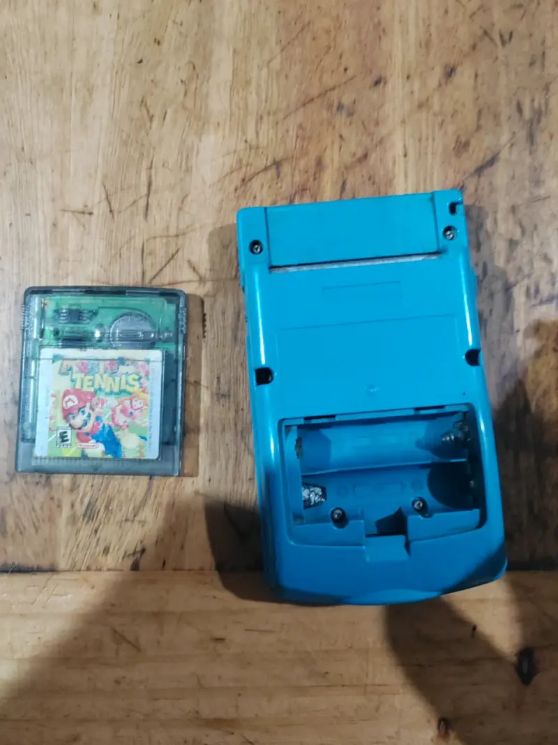 Game Boy Color con juego Mario Tennis - 2