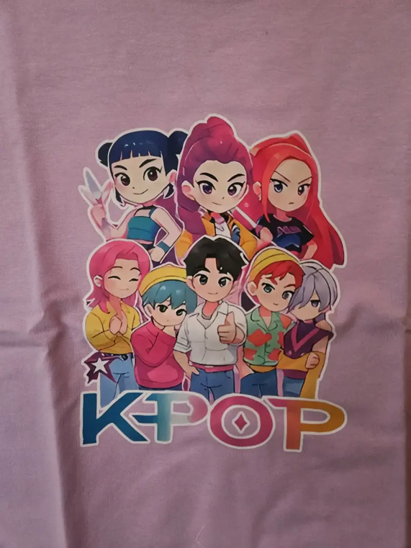 Polera lila con diseño Guerreras K-Pop - 2