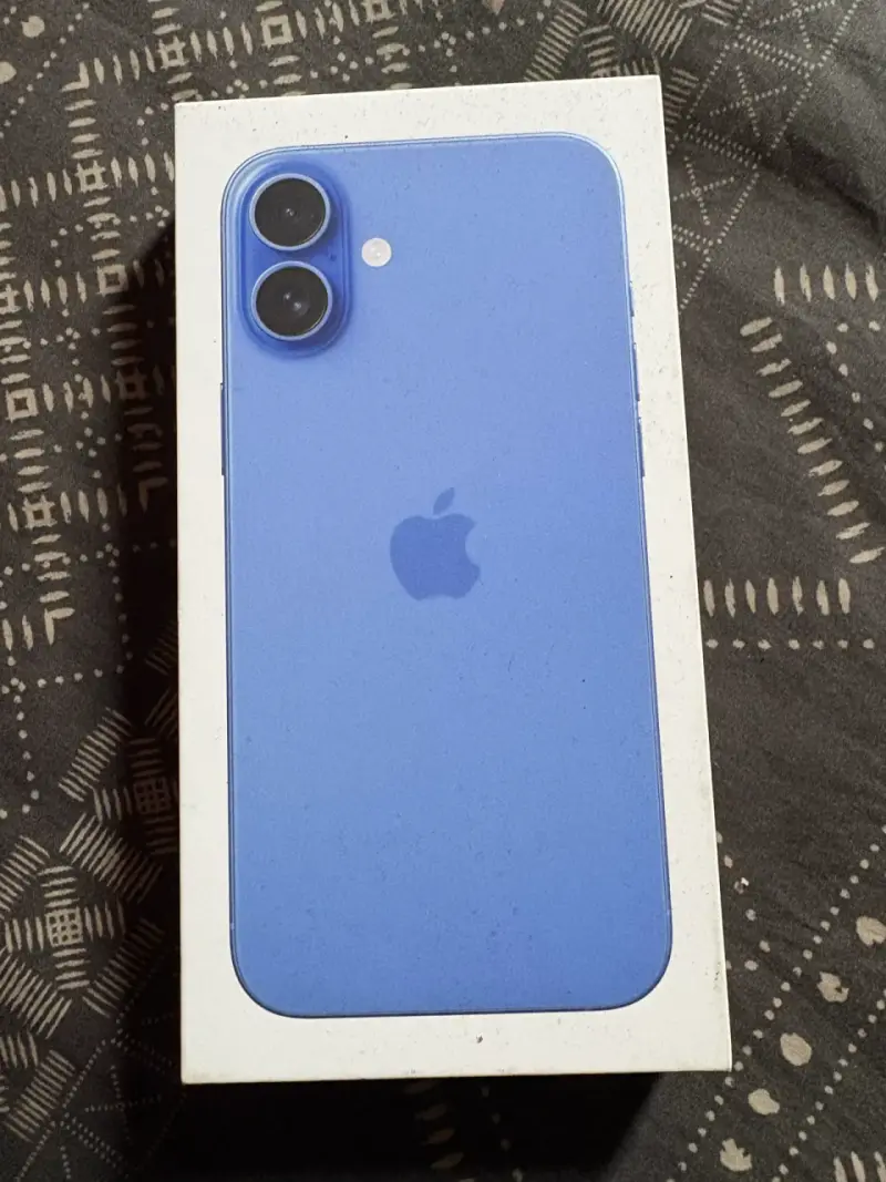 iPhone 16 Plus en color púrpura - 6