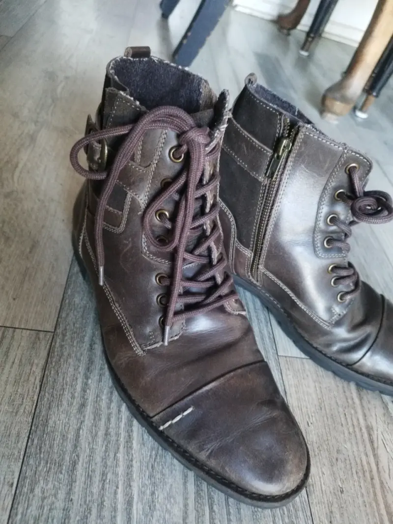 Botas de cuero marrón con hebilla - 2