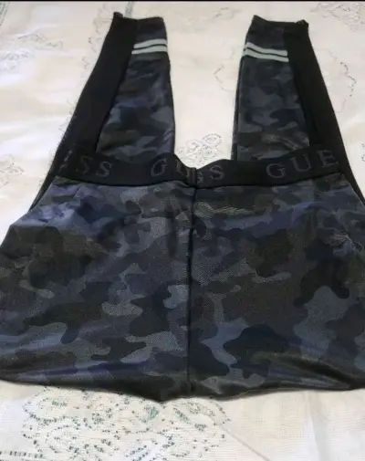 Calzas Guess para mujer original camufladas - miniatura 1