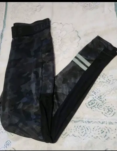 Calzas Guess para mujer original camufladas - miniatura 2