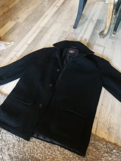 Abrigo negro para hombre - miniatura 1