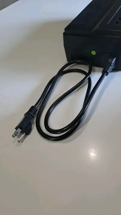 UPS APC BV1000I-MS con cable - miniatura 4