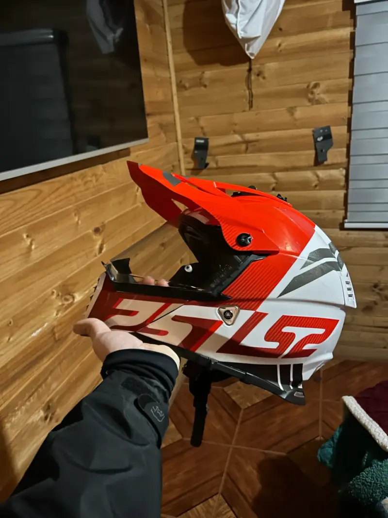 Casco de moto LS2 rojo y blanco - 3