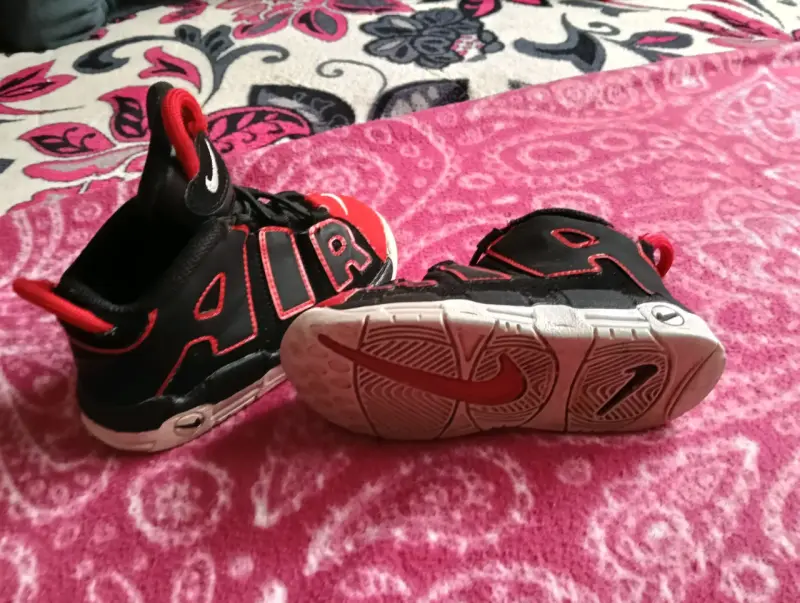 Zapatillas deportivas Nike negras y rojas - 3