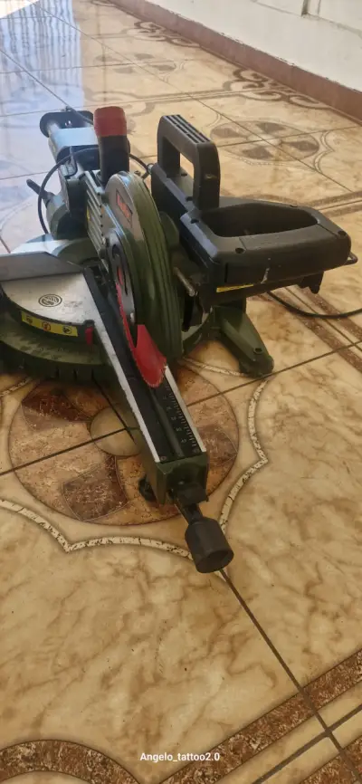 Sierra ingletadora telescopica bauker - miniatura 4