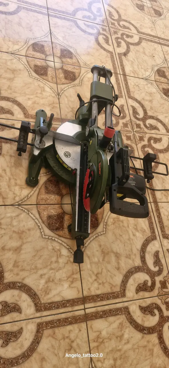 Sierra ingletadora telescopica bauker - 6