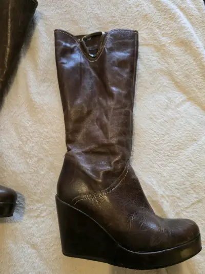 Botas de cuero marrón con plataforma - miniatura 1
