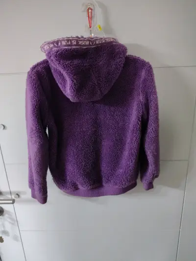 Chaqueta polar morada con capucha - miniatura 2