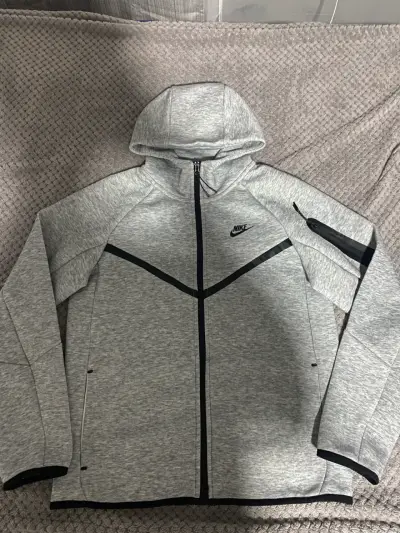 nike tech - miniatura 1