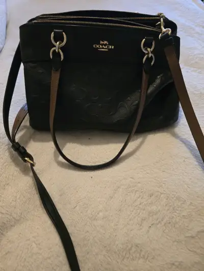 Bolso Coach negro de cuero con correa ajustable - miniatura 1