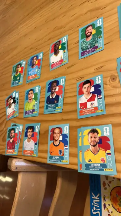Colección de láminas de fútbol Panini 2023 - miniatura 1