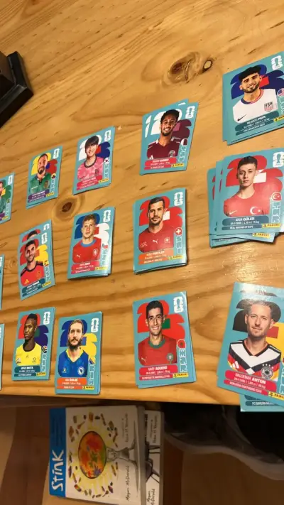Colección de láminas de fútbol Panini 2023 - miniatura 2