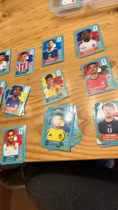 Colección de láminas de fútbol Panini 2023 - miniatura 3