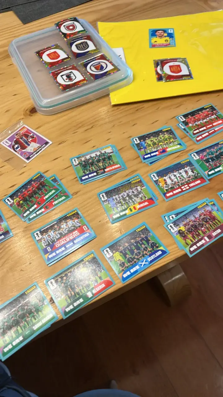 Colección de láminas de fútbol Panini 2023 - 4